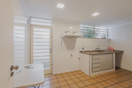 Casa à venda com 240m², 3 quartos e 2 vagasCozinha