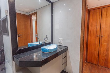 Apartamento para alugar com 90m², 3 quartos e 1 vaga Apartamento para alugar com 90m², 3 quartos e 1 vagaBanheiro Social