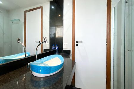 Apartamento à venda com 85m², 2 quartos e 1 vaga Apartamento à venda com 85m², 2 quartos e 1 vagaBanheiro da Suíte 1