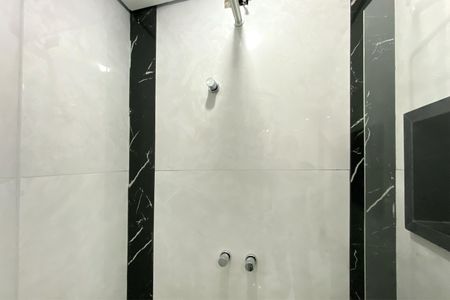 Apartamento à venda com 85m², 2 quartos e 1 vaga Apartamento à venda com 85m², 2 quartos e 1 vagaBanheiro