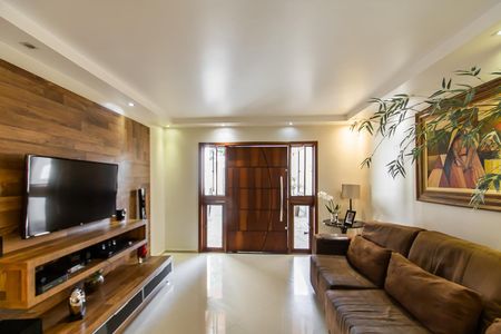 Casa à venda com 400m², 2 quartos e 3 vagas Casa à venda com 400m², 2 quartos e 3 vagasSala