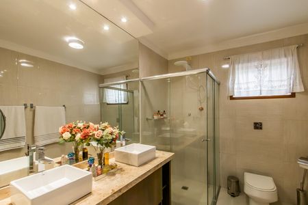 Casa à venda com 400m², 2 quartos e 3 vagas Casa à venda com 400m², 2 quartos e 3 vagasBanheiro da Suíte