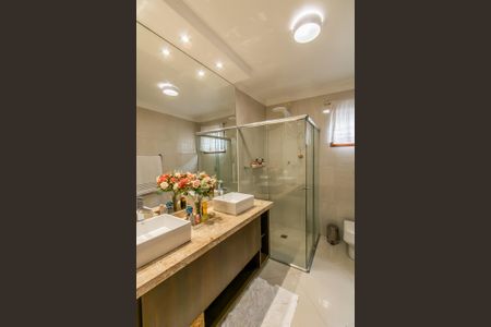 Casa à venda com 400m², 2 quartos e 3 vagas Casa à venda com 400m², 2 quartos e 3 vagasBanheiro da Suíte