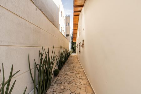 Casa à venda com 400m², 2 quartos e 3 vagas Casa à venda com 400m², 2 quartos e 3 vagasCorredor