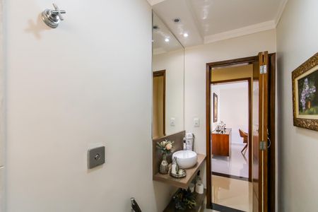 Casa à venda com 400m², 2 quartos e 3 vagas Casa à venda com 400m², 2 quartos e 3 vagasLavabo