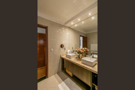 Casa à venda com 400m², 2 quartos e 3 vagas Casa à venda com 400m², 2 quartos e 3 vagasBanheiro da Suíte