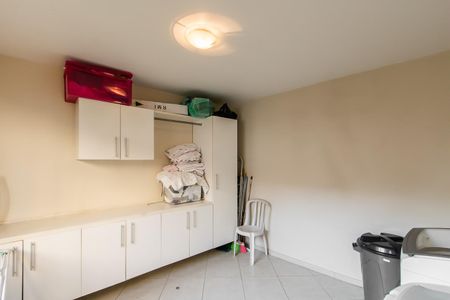 Casa à venda com 400m², 2 quartos e 3 vagas Casa à venda com 400m², 2 quartos e 3 vagasÁrea de Serviço