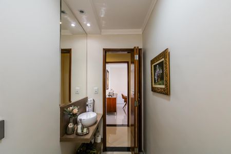 Casa à venda com 400m², 2 quartos e 3 vagas Casa à venda com 400m², 2 quartos e 3 vagasLavabo