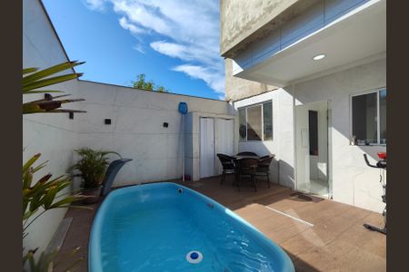 Casa de condomínio à venda com 160m², 3 quartos e 3 vagasÁrea externa