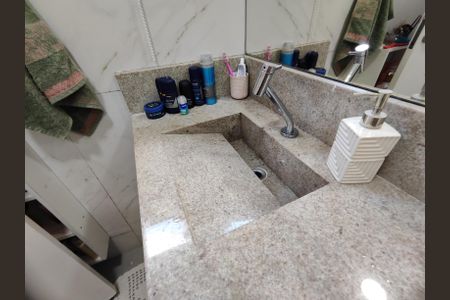 Casa de condomínio à venda com 160m², 3 quartos e 3 vagasBanheiro da Suíte 1