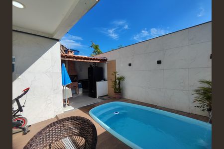 Casa de condomínio à venda com 160m², 3 quartos e 3 vagasÁrea externa
