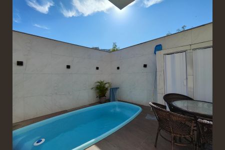 Casa de condomínio à venda com 160m², 3 quartos e 3 vagasÁrea externa