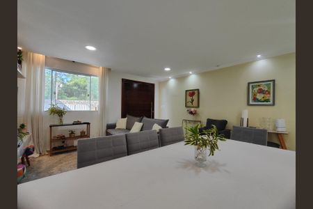 Sala de casa de condomínio à venda com 3 quartos, 160m² em Vargem Grande, Rio de Janeiro
