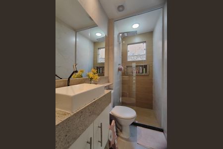 Casa de condomínio à venda com 160m², 3 quartos e 3 vagasBanheiro social