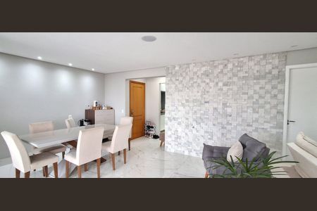 Apartamento à venda com 123m², 3 quartos e 2 vagas Apartamento à venda com 123m², 3 quartos e 2 vagasSala de Jantar