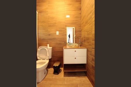 Casa à venda com 274m², 3 quartos e 1 vagaBanheiro da Suíte 1