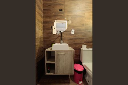 Casa à venda com 274m², 3 quartos e 1 vagaBanheiro Suíte 2