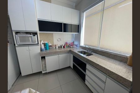 Casa à venda com 240m², 3 quartos e 3 vagasCozinha