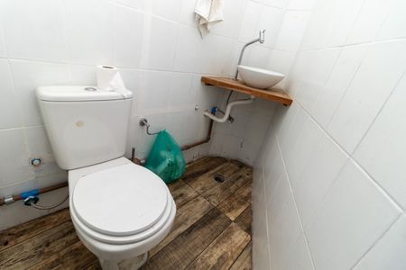 Casa à venda com 150m², 3 quartos e sem vaga Casa à venda com 150m², 3 quartos e sem vagaBanheiro de Serviço