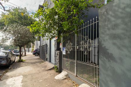 Casa à venda com 150m², 3 quartos e sem vaga Casa à venda com 150m², 3 quartos e sem vagaFachada