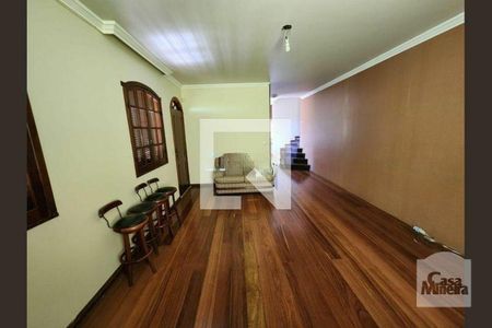 Casa para alugar com 384m², 5 quartos e 6 vagasSala