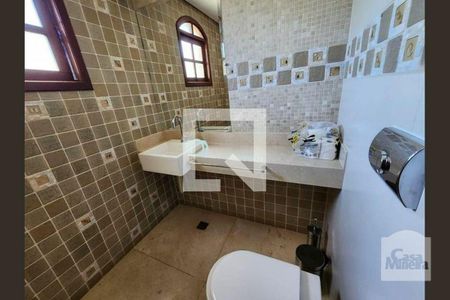 Casa para alugar com 384m², 5 quartos e 6 vagasBanheiro Social