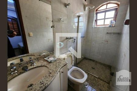 Casa para alugar com 384m², 5 quartos e 6 vagasBanheiro Social