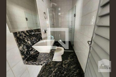 Casa para alugar com 384m², 5 quartos e 6 vagasBanheiro Social