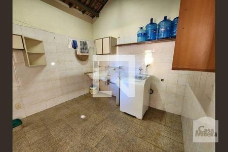 Casa para alugar com 384m², 5 quartos e 6 vagasÁrea de Serviço