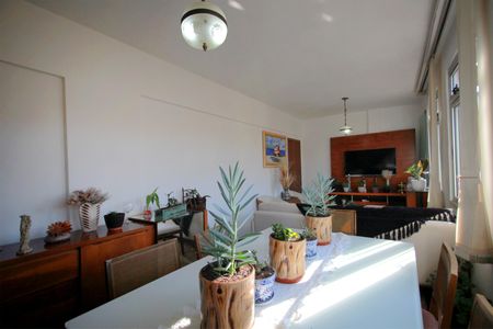 Apartamento à venda com 70m², 2 quartos e 1 vagaSala