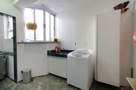 Apartamento à venda com 70m², 2 quartos e 1 vagaÁrea de Serviço