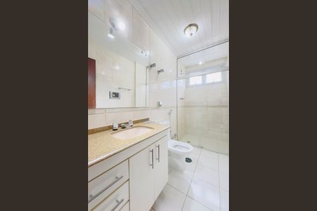 Apartamento para alugar com 350m², 3 quartos e 3 vagas Apartamento para alugar com 350m², 3 quartos e 3 vagasBanheiro