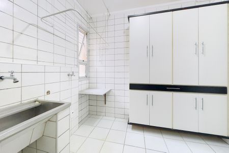Apartamento para alugar com 350m², 3 quartos e 3 vagas Apartamento para alugar com 350m², 3 quartos e 3 vagasCozinha / Lavanderia