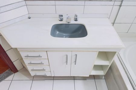 Apartamento para alugar com 350m², 3 quartos e 3 vagas Apartamento para alugar com 350m², 3 quartos e 3 vagasBanheiro da Suíte