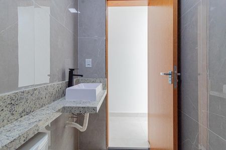 Casa à venda com 170m², 3 quartos e 2 vagas Casa à venda com 170m², 3 quartos e 2 vagasBanheiro Social 1