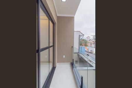 Casa à venda com 170m², 3 quartos e 2 vagas Casa à venda com 170m², 3 quartos e 2 vagasVaranda da Suite 2