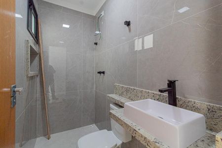 Casa à venda com 170m², 3 quartos e 2 vagas Casa à venda com 170m², 3 quartos e 2 vagasBanheiro Social 1