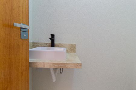 Casa à venda com 170m², 3 quartos e 2 vagas Casa à venda com 170m², 3 quartos e 2 vagasBanheiro Social 2