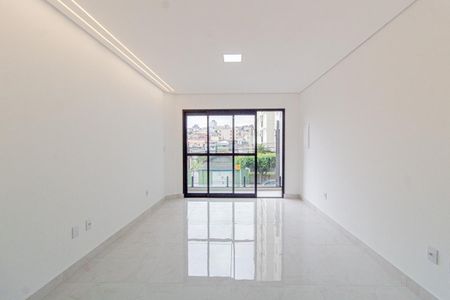 Casa à venda com 170m², 3 quartos e 2 vagas Casa à venda com 170m², 3 quartos e 2 vagasSala