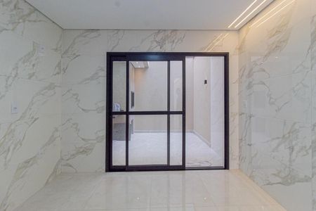 Casa à venda com 170m², 3 quartos e 2 vagas Casa à venda com 170m², 3 quartos e 2 vagasSala de Jantar