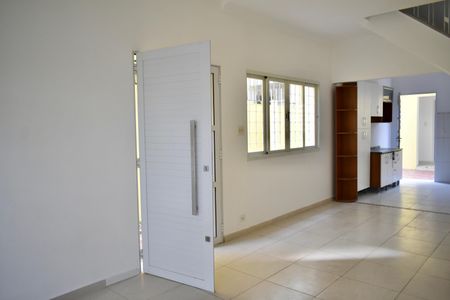 Casa à venda com 160m², 2 quartos e 2 vagasSala