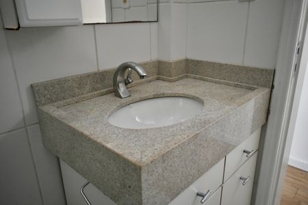 Casa à venda com 160m², 2 quartos e 2 vagasBanheiro Social