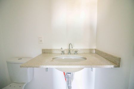 Apartamento à venda com 73m², 2 quartos e 1 vaga Apartamento à venda com 73m², 2 quartos e 1 vagaBanheiro Social