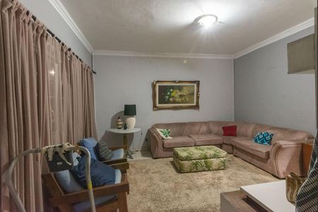 Casa à venda com 232m², 3 quartos e 2 vagas Casa à venda com 232m², 3 quartos e 2 vagasSala