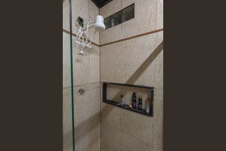 Casa à venda com 232m², 3 quartos e 2 vagas Casa à venda com 232m², 3 quartos e 2 vagasBanheiro social