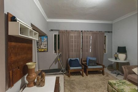 Casa à venda com 232m², 3 quartos e 2 vagas Casa à venda com 232m², 3 quartos e 2 vagasSala
