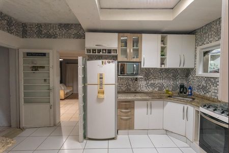 Casa à venda com 232m², 3 quartos e 2 vagas Casa à venda com 232m², 3 quartos e 2 vagasCozinha