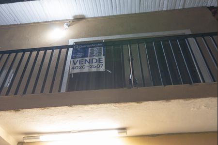 Casa à venda com 232m², 3 quartos e 2 vagas Casa à venda com 232m², 3 quartos e 2 vagasFachada