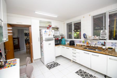 Casa de condomínio à venda com 836m², 4 quartos e 4 vagasCozinha