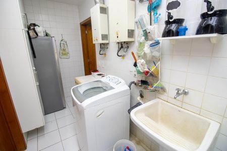 Casa de condomínio à venda com 836m², 4 quartos e 4 vagasÁrea de Serviço